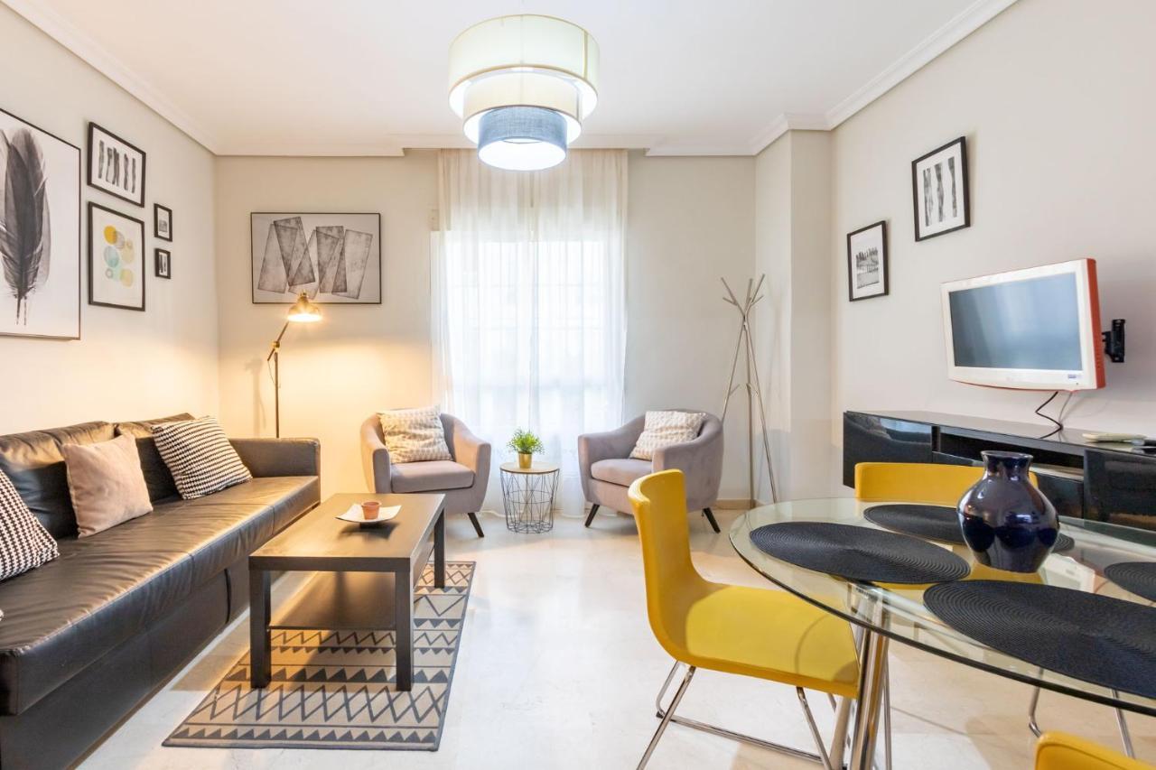 شقة San Jacinto Triana Deluxe By Valcambre إشبيلية المظهر الخارجي الصورة